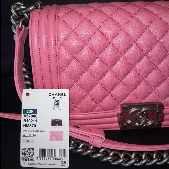 CHANELπ~ Pink Medium Boy Bag/ Silver detailing - Picture 6 of 11